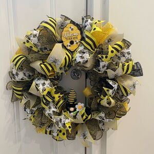 14in bumble bee wreath black yellows